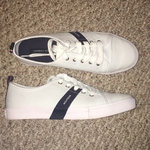 Brand new tommy shoes!